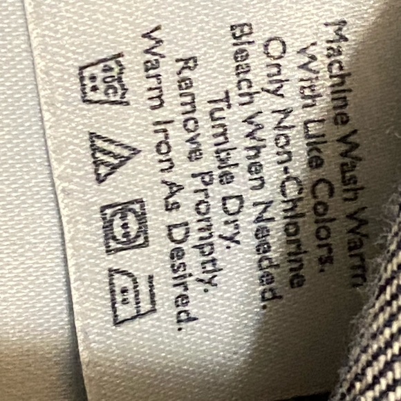 Eddie Bauer Denim Jean Jacket Womens SZ Medium Classic Dark Blue Button Up NWOT - Picture 6 of 6